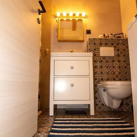 Tiramola Apartment *